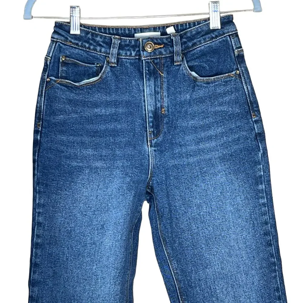 a loves a Women’s High-Rise Medium Wash Straight Leg Fringe Hem Jeans 27 EUC - Picture 2 of 16